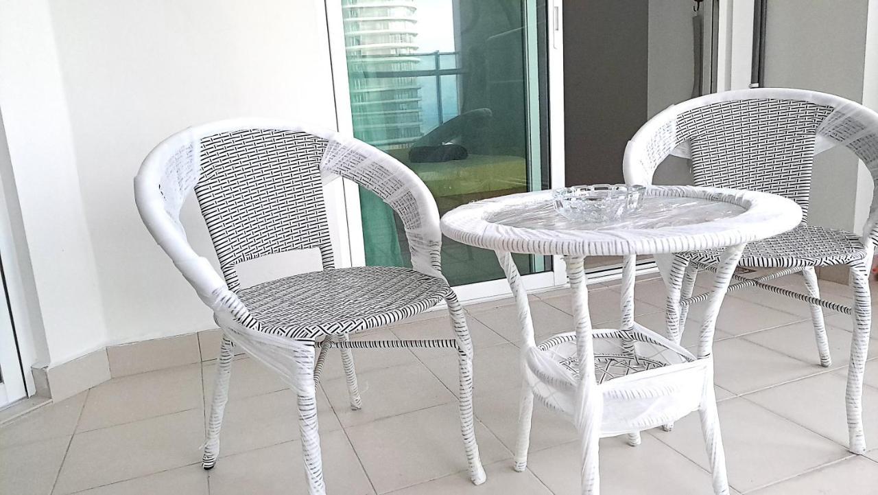 Mansion One Entire House 3 Queenbeds - Spacious Balcony Seaview George Town Esterno foto