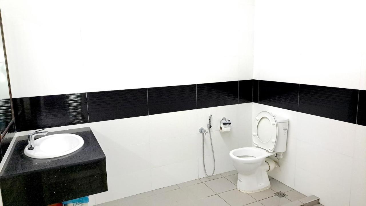 Mansion One Entire House 3 Queenbeds - Spacious Balcony Seaview George Town Esterno foto