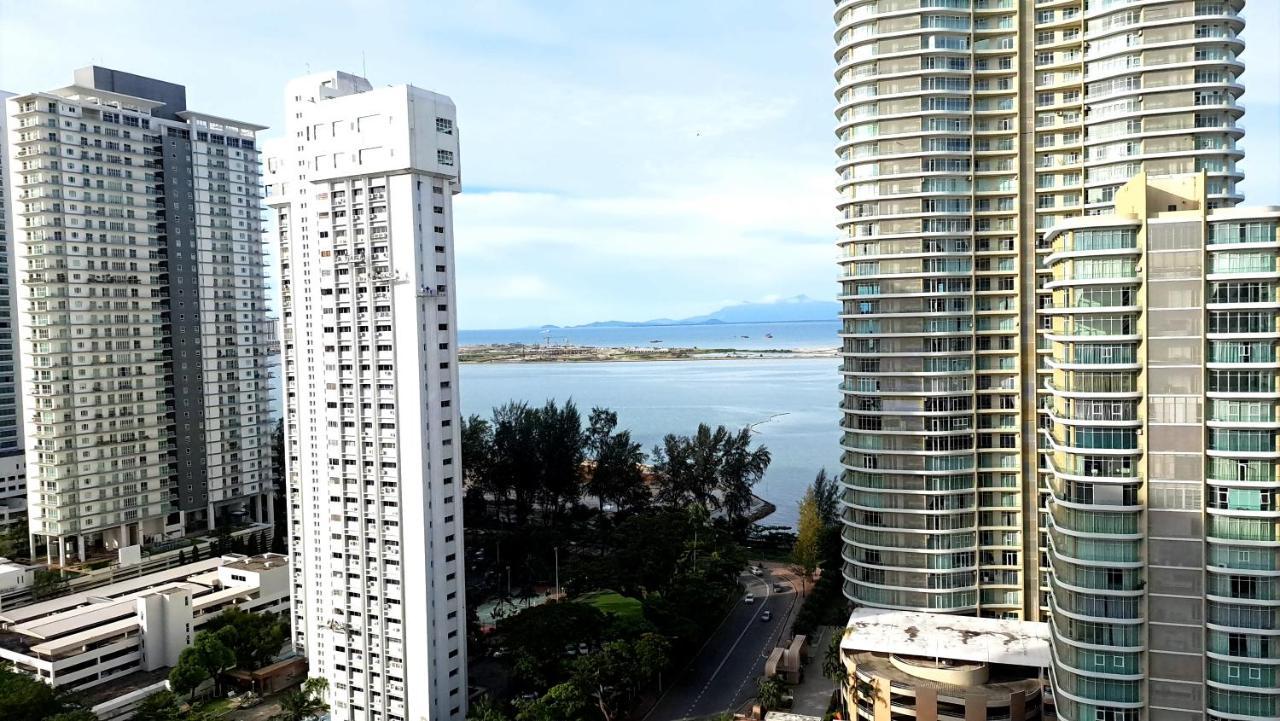 Mansion One Entire House 3 Queenbeds - Spacious Balcony Seaview George Town Esterno foto